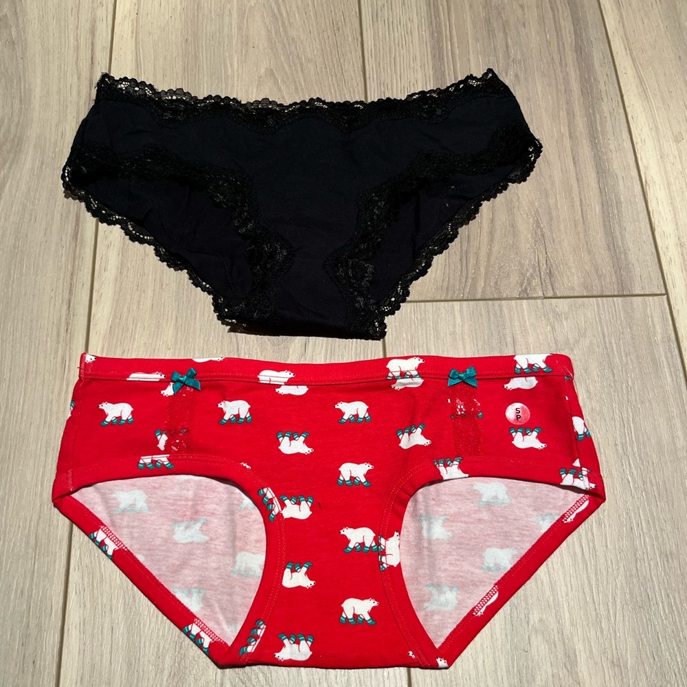 2 pretty women’s small medium panties NWOT Aerie red polar bears & black w/lace